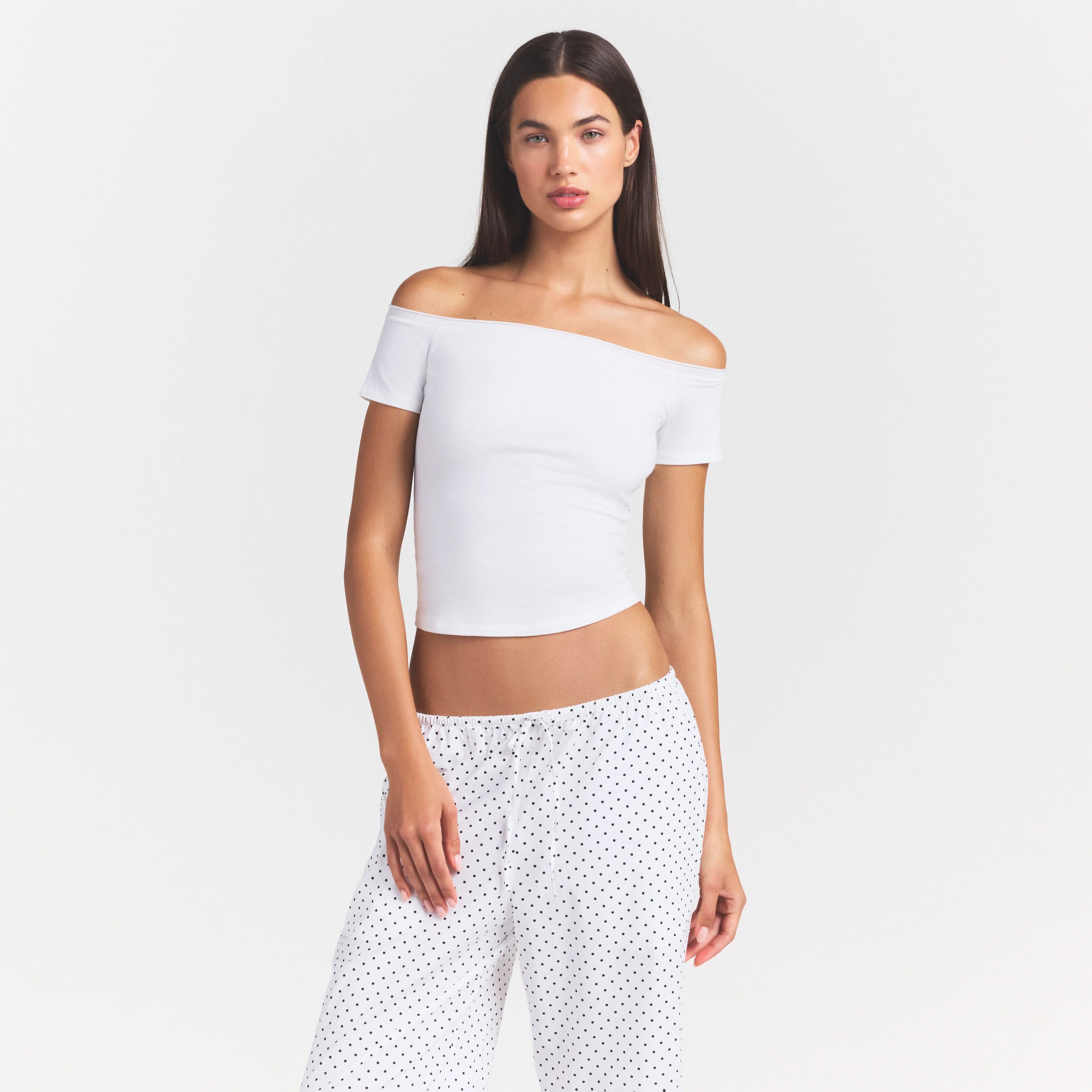 COTTON JERSEY OFF THE SHOULDER TOP | MARBLE ON A MODEL SIDE VIEW @ | FOCUS: 0.0, 1.0, 0.9