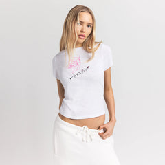 WORN IN JERSEY T-SHIRT | SNOW SKIMS ANGEL ON A MODEL FRONT VIEW @ | FOCUS: 0.0, 1.0, 0.9