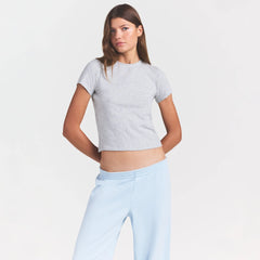 WORN IN JERSEY T-SHIRT | LIGHT HEATHER GREY ON A MODEL SIDE VIEW @ | FOCUS: 0.0, 1.0, 0.9