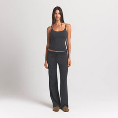 COTTON JERSEY SCOOP NECK CAMI | ASH ON A MODEL FRONT VIEW S | FOCUS: 0.0, 1.0, 0.9