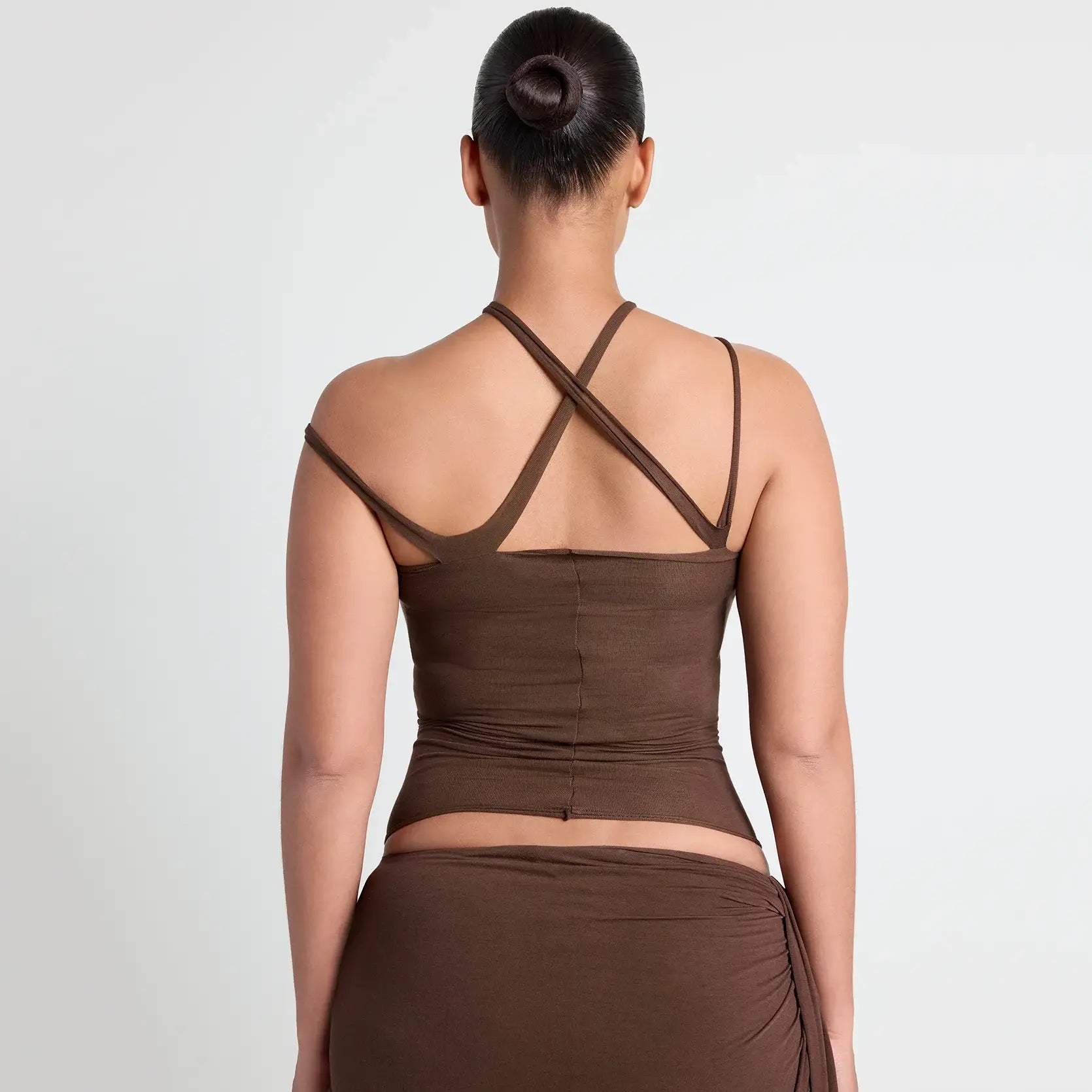 VETTESE X SKIMS SHEER MODAL TOP | COCOA ON A MODEL BACK VIEW | FOCUS: 0.0, 1.0, 0.9