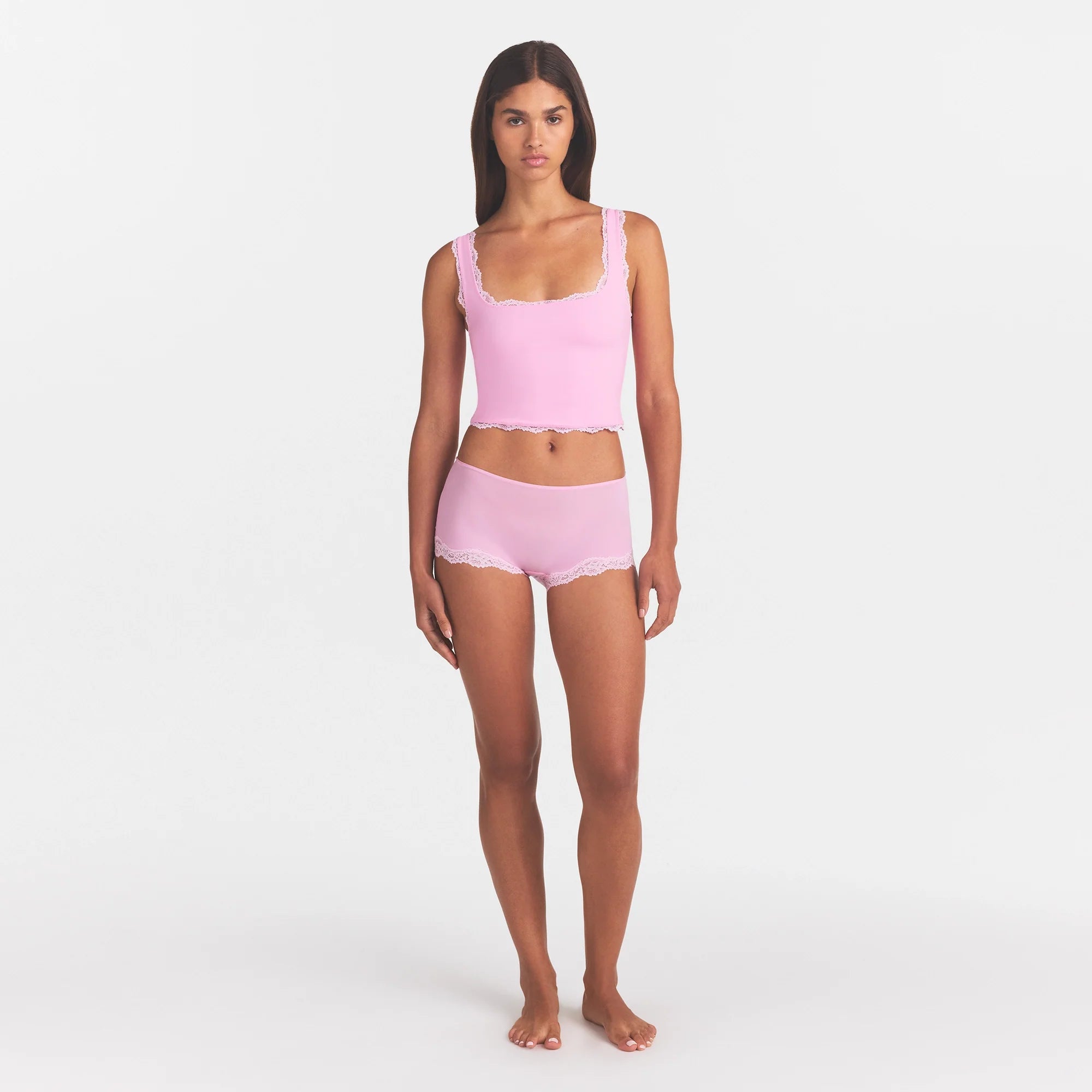 FITS EVERYBODY LACE TANK | BUBBLE GUM TONAL ON A MODEL FRONT VIEW @ | FOCUS: 0.0, 1.0, 0.9