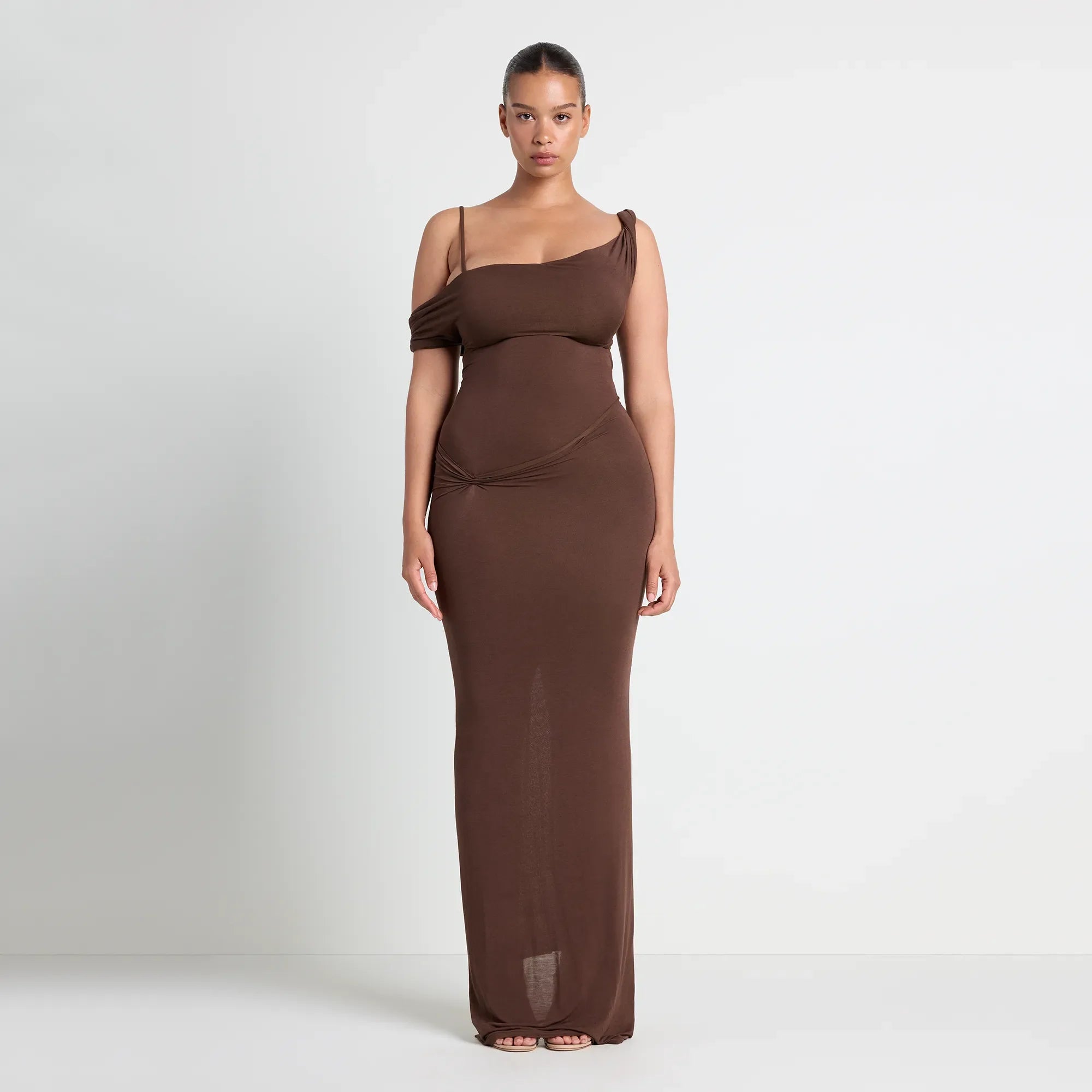 VETTESE X SKIMS SHEER MODAL DRAPED BRALETTE | COCOA ON A MODEL FRONT VIEW| FOCUS: 0.0, 1.0, 0.9
