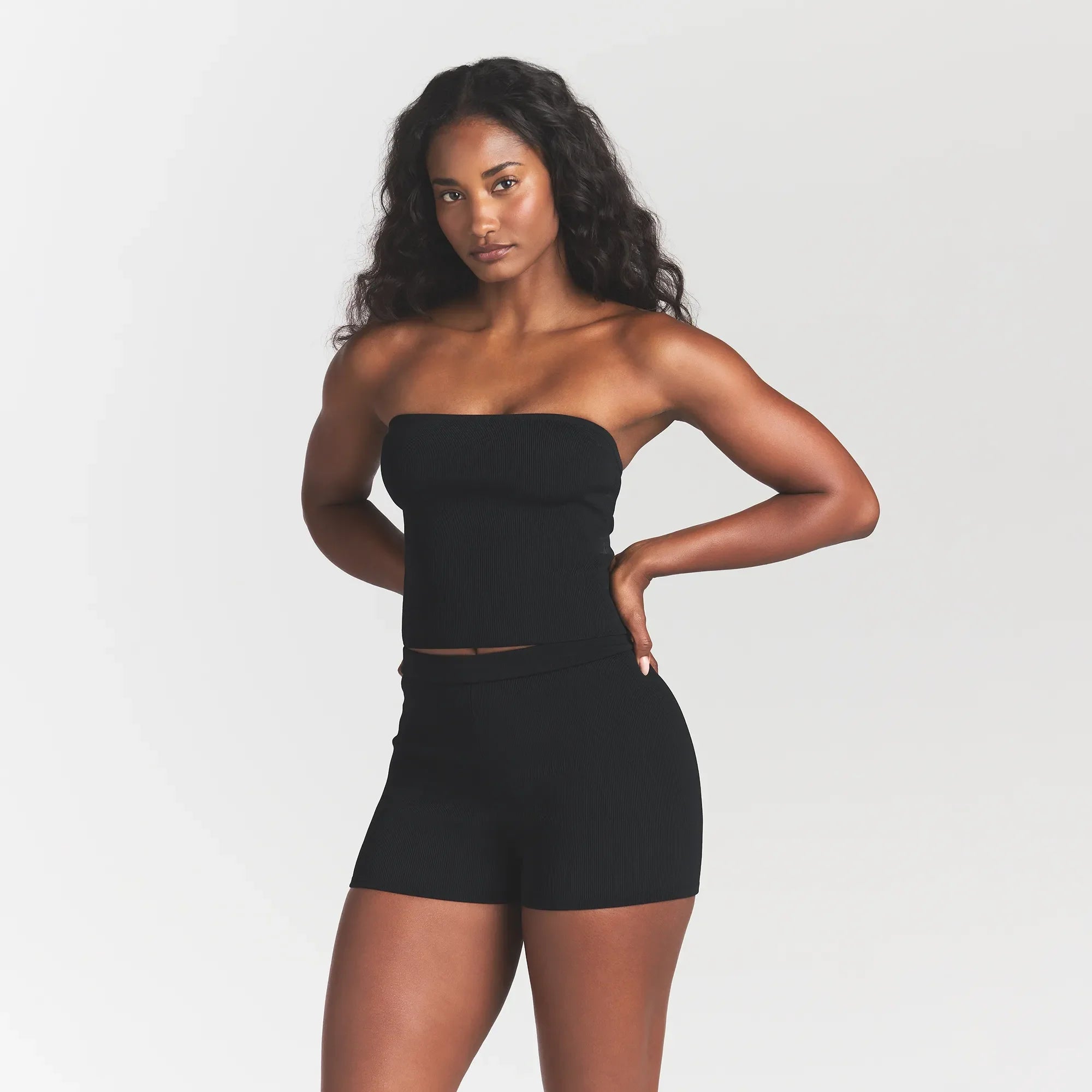 REFINED KNIT TUBE TOP | OBSIDIAN ON A MODEL FRONT VIEW @ | FOCUS: 0.0, 1.0, 0.9