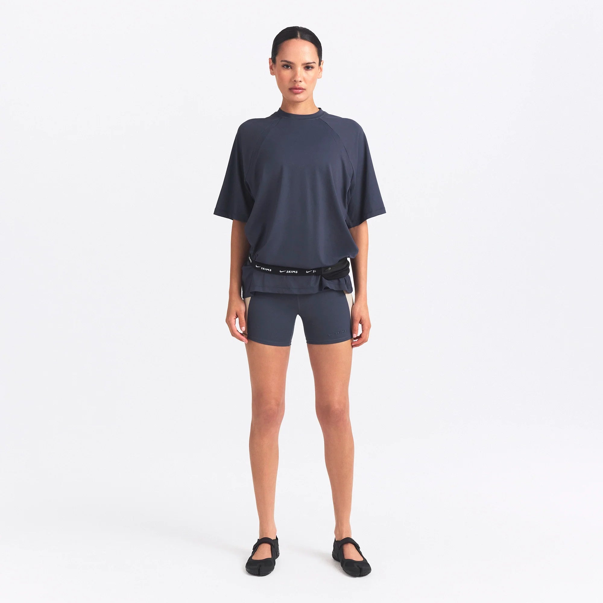 NikeSKIMS AIRY OVERSIZED TEE | DEEP ROYAL ON A MODEL FRONT VIEW @ | FOCUS: 0.0, 1.0, 0.9