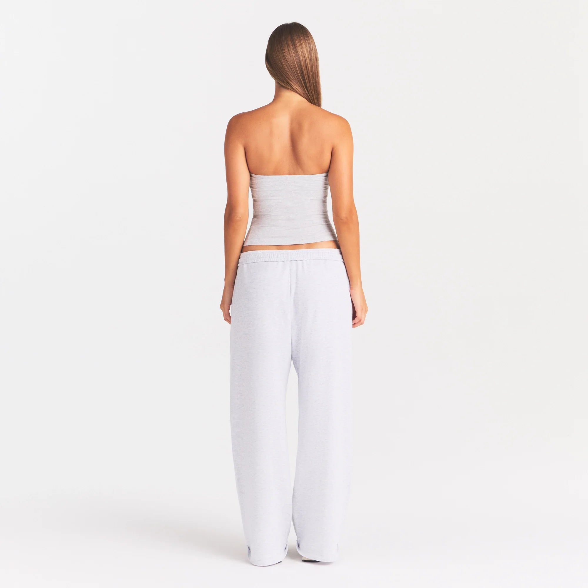 COTTON JERSEY TUBE TOP | LIGHT HEATHER GREY ON A MODEL FRONT VIEW @ | FOCUS: 0.0, 1.0, 0.9