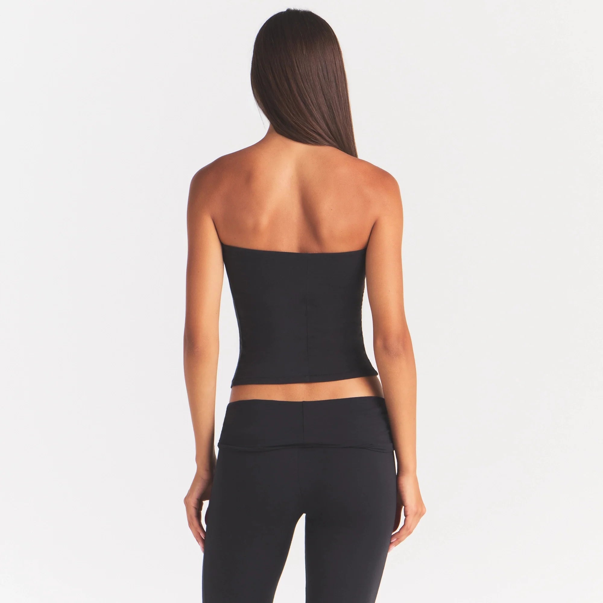 COTTON JERSEY TUBE TOP | SOOT ON A MODEL SIDE VIEW @ | FOCUS: 0.0, 1.0, 0.9
