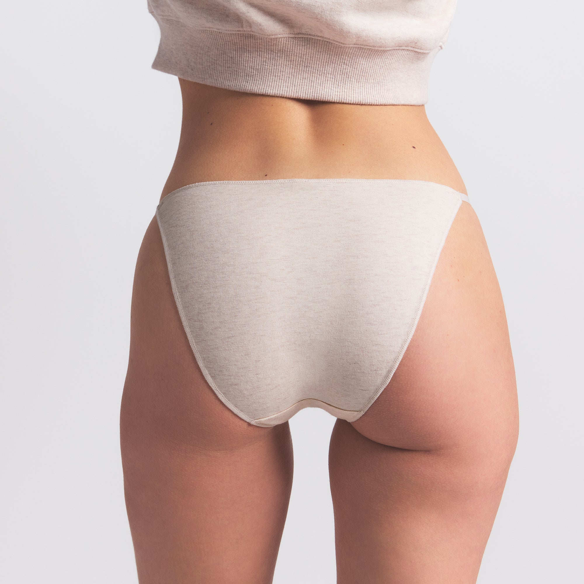 LIGHTWEIGHT COTTON BIKINI 10-PACK | HEATHER SOOT MULTI ON A MODEL BACK VIEW @ | FOCUS: 0.0, 1.0, 0.9