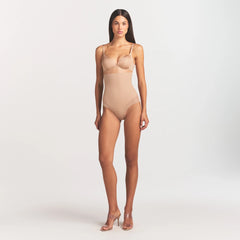POWER MESH SHAPEWEAR CORE SCULPT HIGH-WAISTED BRIEF | CLAY ON A MODEL FRONT VIEW @