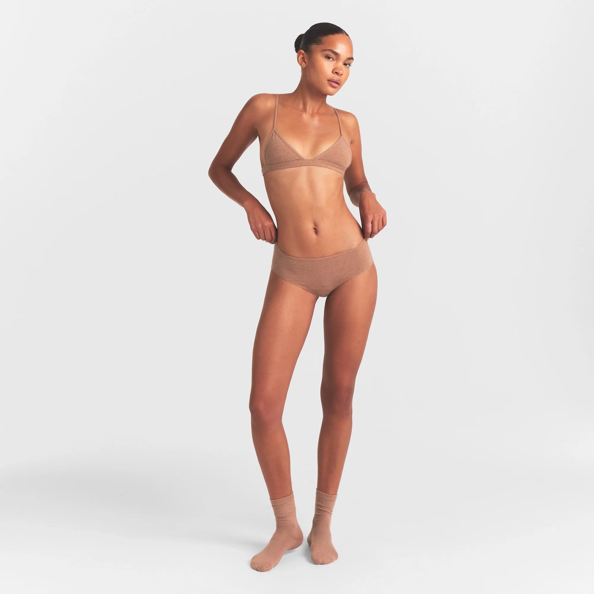 EVERYDAY COTTON HIPSTER | SIENNA HEATHER ON A MODEL FRONT  VIEW @ | FOCUS: 0.0, 1.0, 0.9