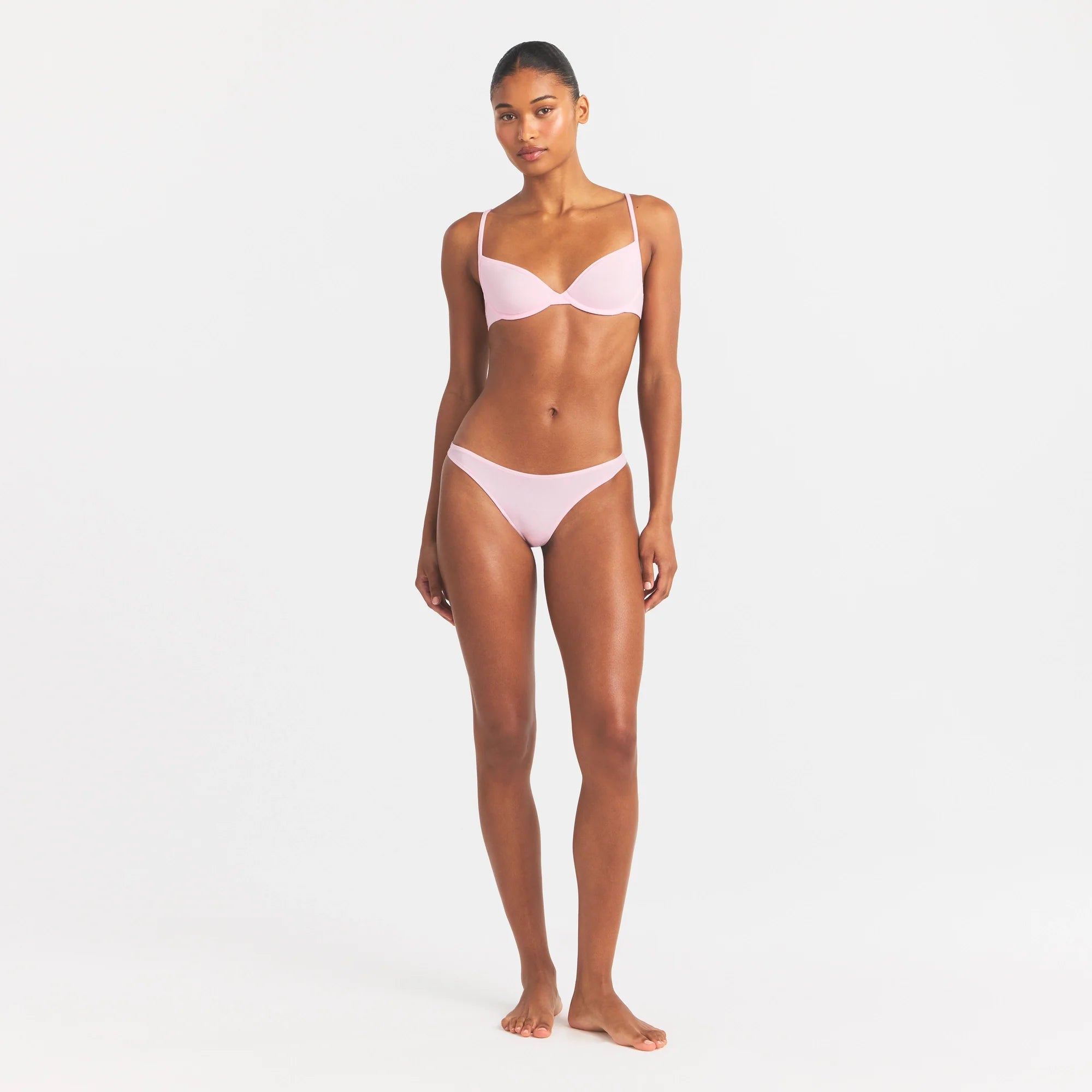EVERYDAY COTTON THONG | PEONY ON A MODEL FRONT VIEW @ | FOCUS: 0.0, 1.0, 0.9
