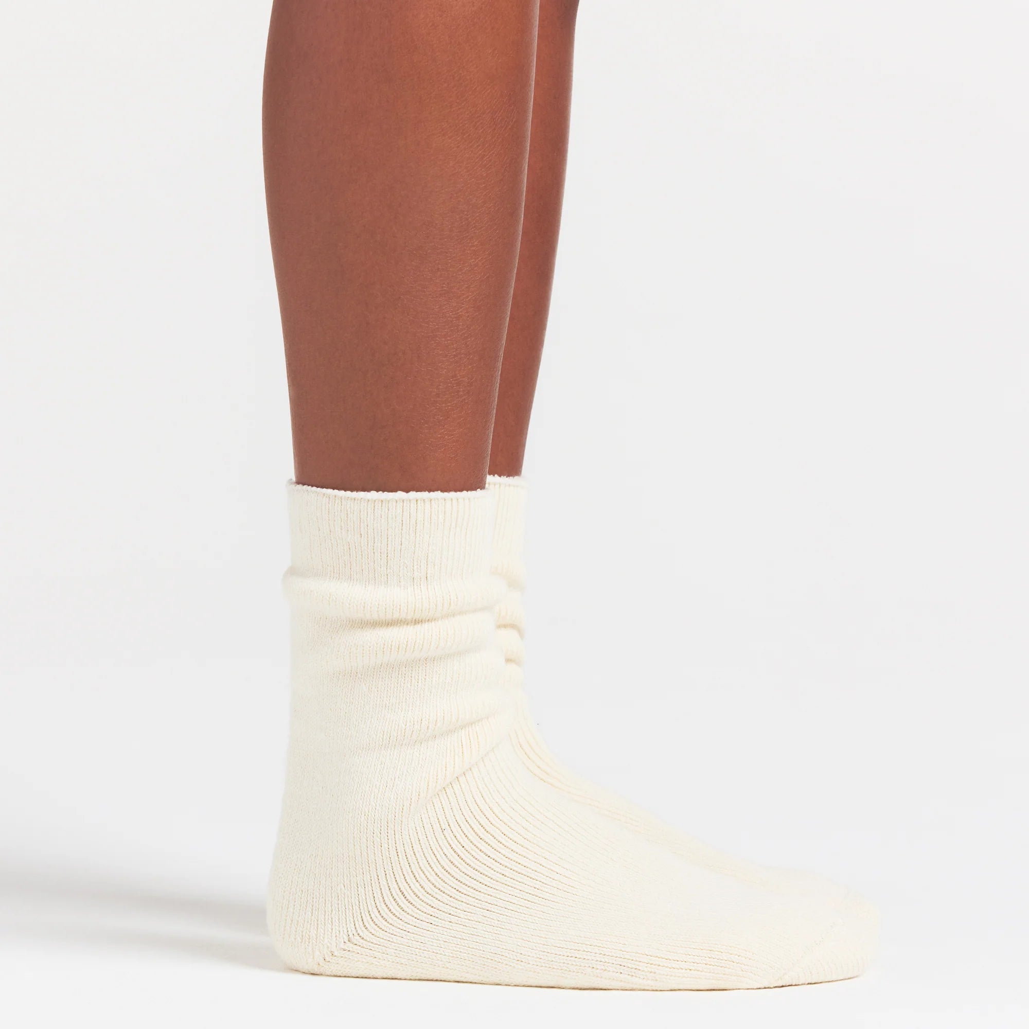 SKIMS FOR TEAM USA OLYMPIC LOUNGE SOCK | ECRUON A MODEL FRONT VIEW @ | FOCUS: 0.0, 1.0, 0.9