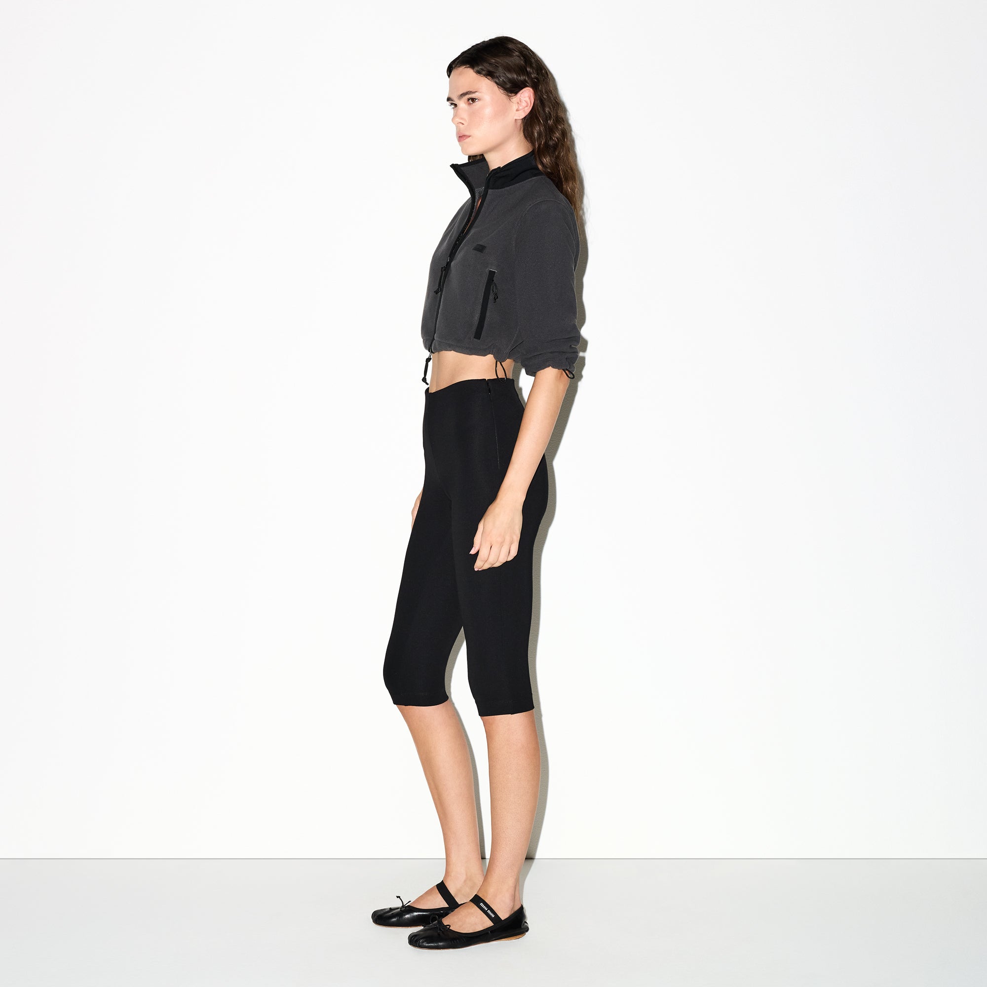 OUTDOOR FLEECE SHRUNKEN ZIP UP JACKET | ASH ON A MODEL FRONT VIEW @ | FOCUS: 0.0, 1.0, 0.9